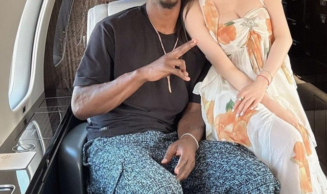 开云入口-中国女牌手Britney晒与巴特勒合照，定位显示已到拉斯维加斯